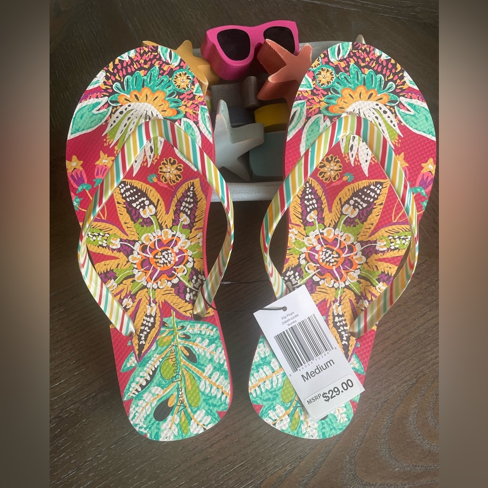 🏖️ NWT Vera Bradley Flip Flops in Rumba size M (7-8) 🏝️
